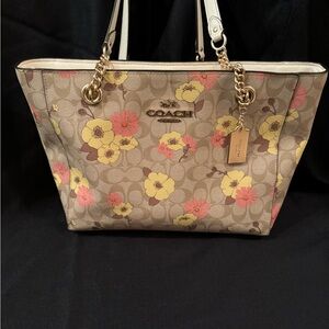 Coach Cammie Chain Tote in Signature Canvas with Floral Cluster Print